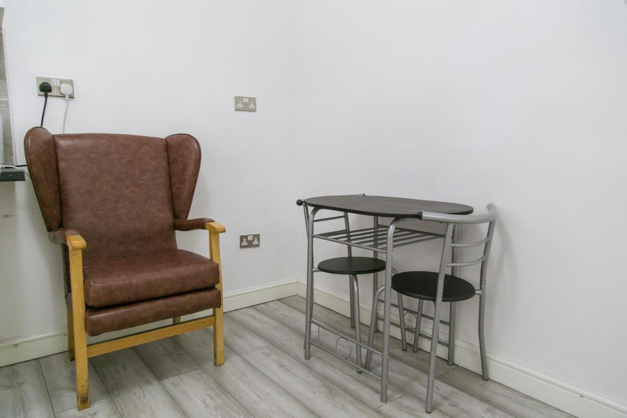 Hills View Apartments Манчестер Экстерьер фото