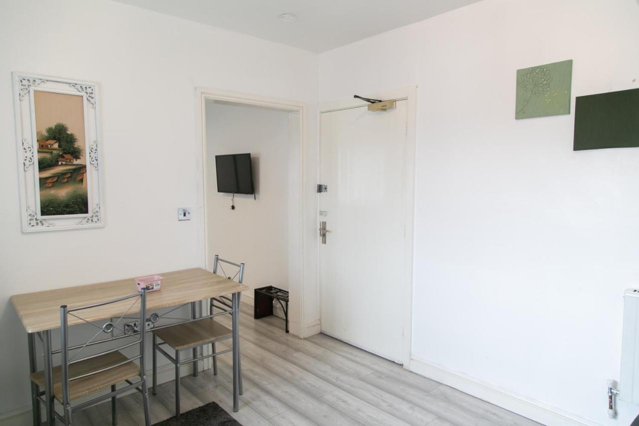 Hills View Apartments Манчестер Экстерьер фото