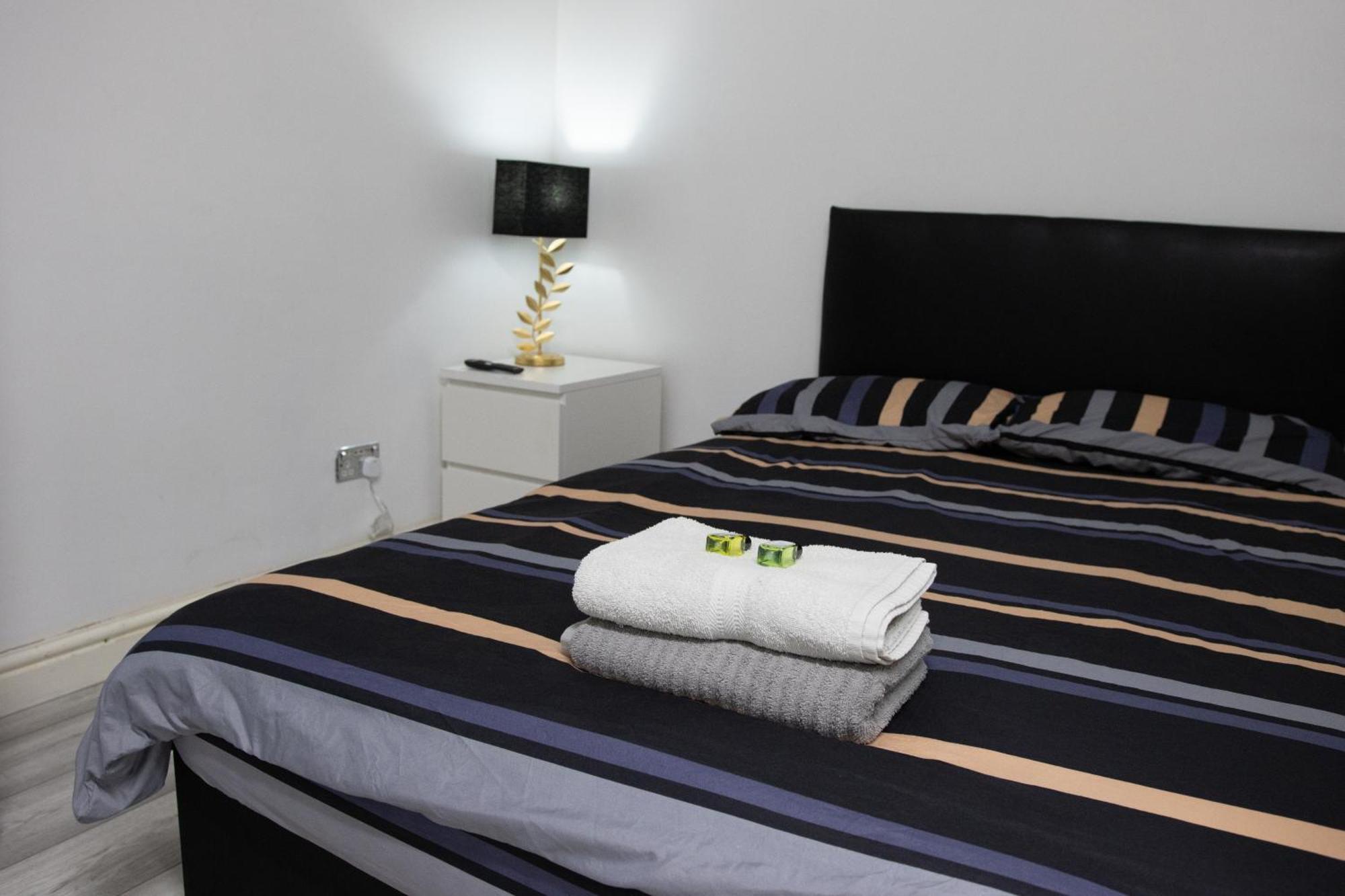 Hills View Apartments Манчестер Экстерьер фото