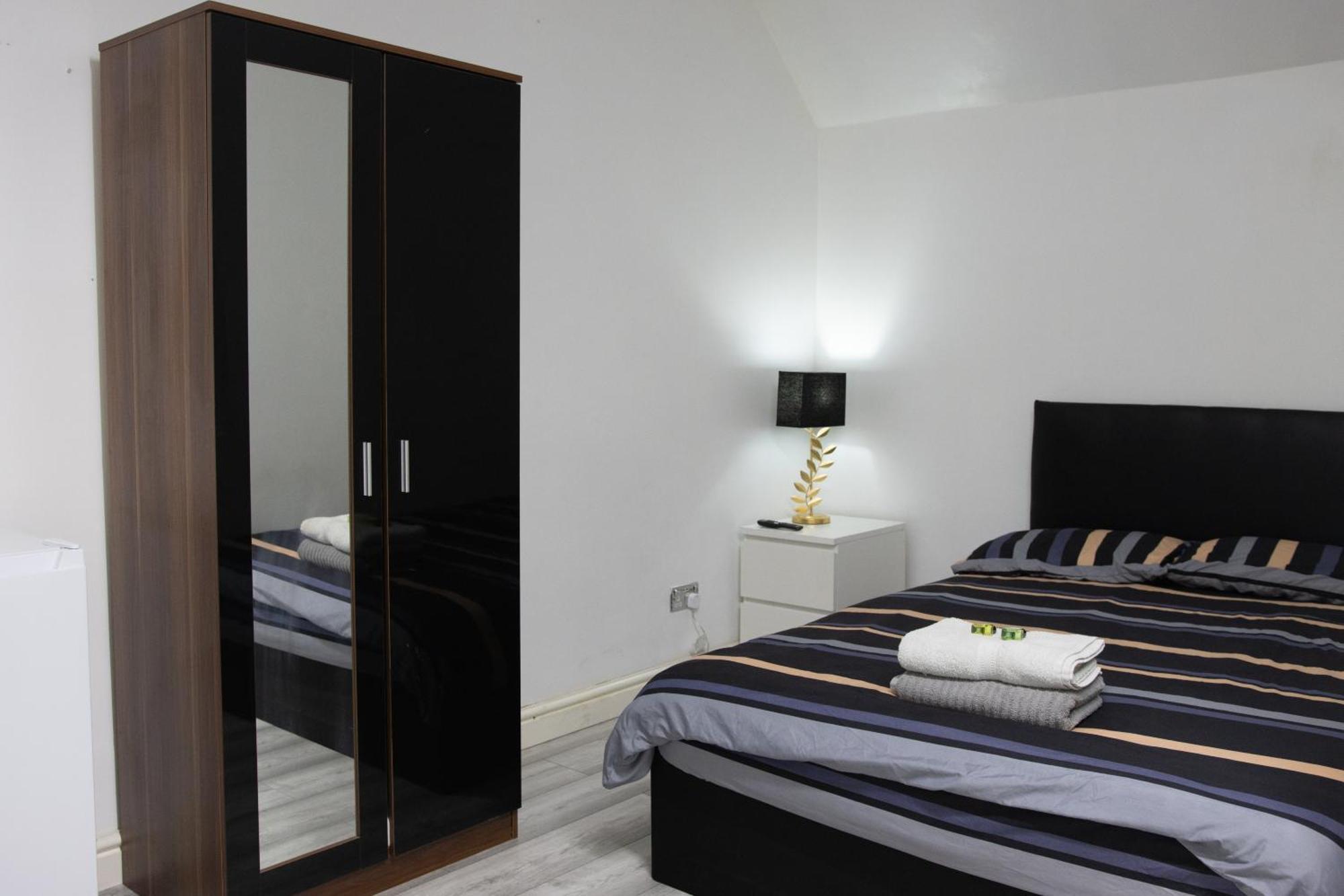 Hills View Apartments Манчестер Экстерьер фото