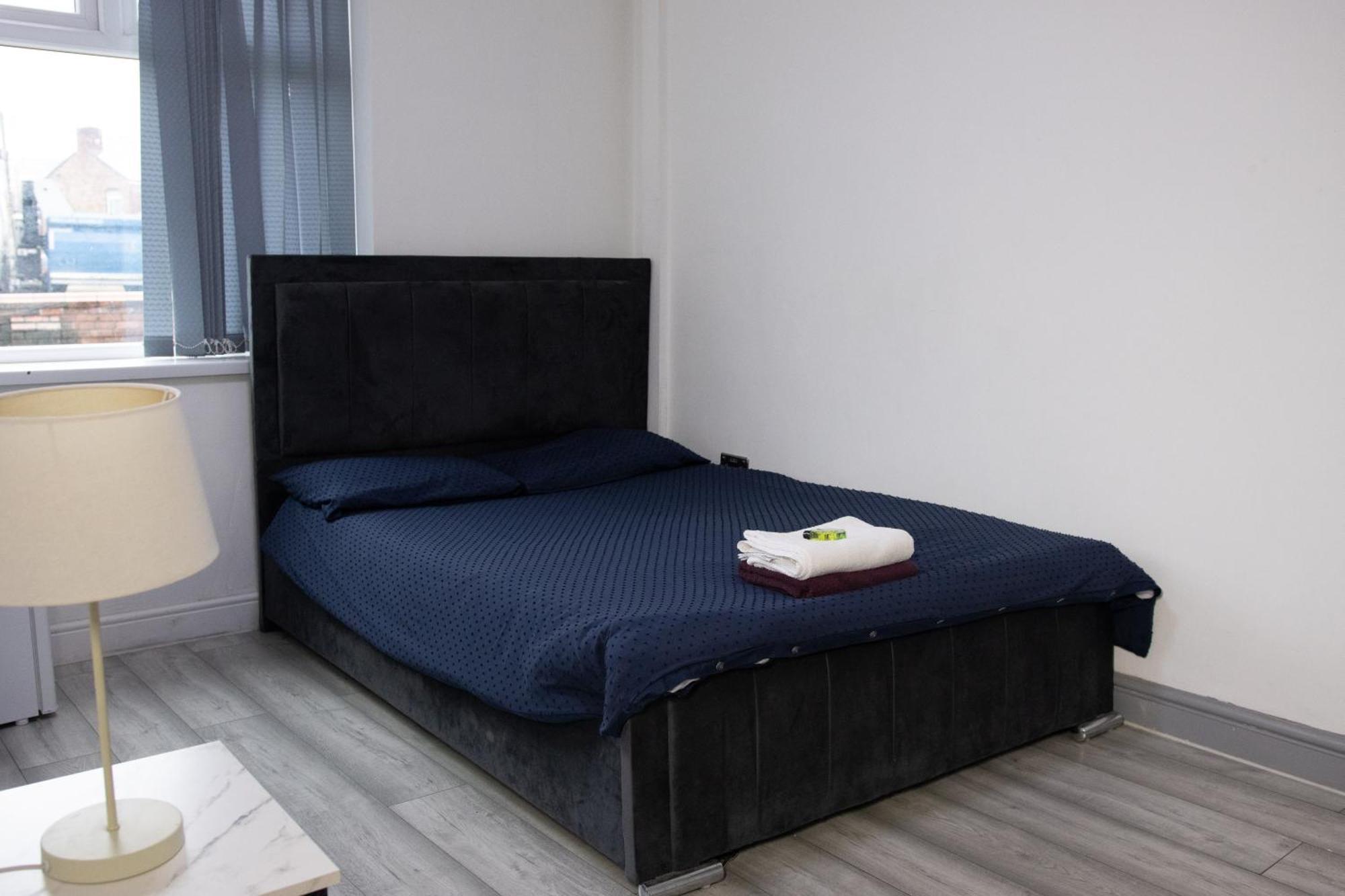 Hills View Apartments Манчестер Экстерьер фото